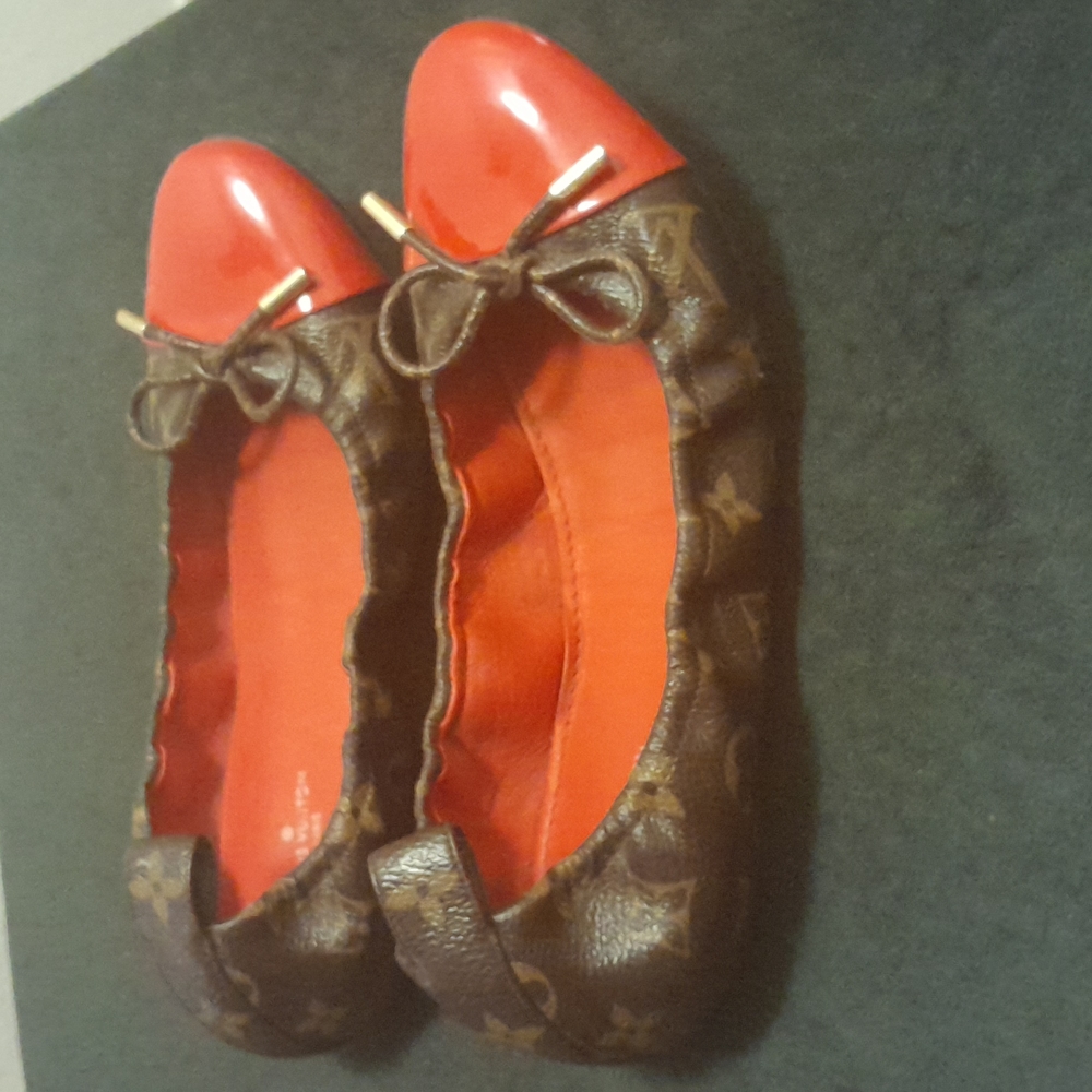 ***Flash WEEKEND SALE****LV BALLERINA FLATS ON SALE***